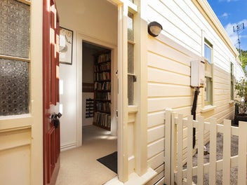 70 Te Wharepouri Street, Berhampore, Wellington