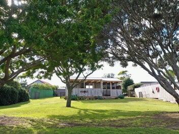 224 Tui Road, Whangamatā