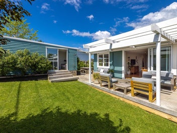 6 Alison Road, Surfdale, Waiheke Island