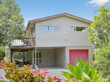 220 Glamorgan Drive, Northcross, Auckland