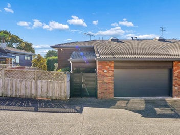 4/32A Tawera Road, Greenlane, Auckland