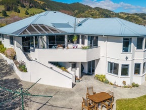 56 Olympus Way, Richmond