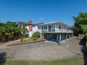 24 Speedy Crescent, Hillcrest, Auckland