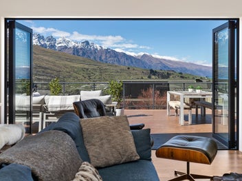 3 Goldleaf Hill, Queenstown, Queenstown