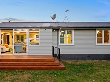 9 Esmeralda Avenue, Avondale, Auckland