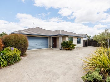 9 Angelina Way, Kelvin Grove, Palmerston North