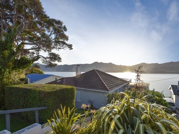 35 Oxley Crescent, Broad Bay, Dunedin