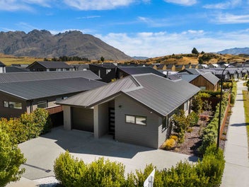 2 Collie Road, Jacks Point, Queenstown