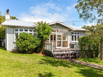 98 Campbell Street, Karori, Wellington