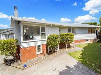 75 La Rosa Street, Green Bay, Auckland