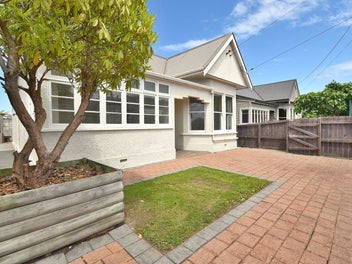 12 Coughtrey Street, Saint Clair, Dunedin