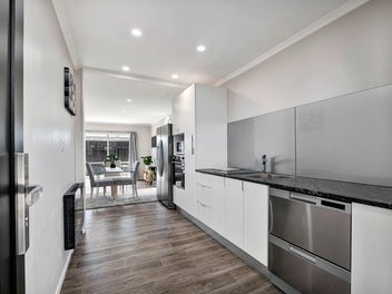 1/220 CORONATION Avenue, Welbourn, New Plymouth