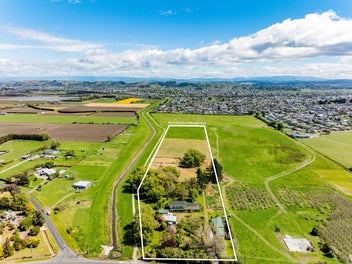 215 Riverbend Road, Meeanee, Napier