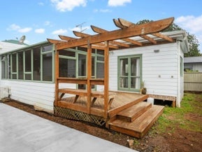 4 Huapai Street, Onehunga, Auckland