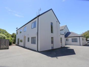 2/24A Bowen Street, Upper Riccarton, Christchurch