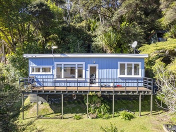 26 Ocean View Road, Huia, Auckland