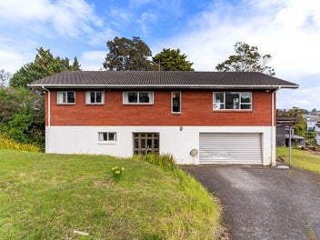 18 Pine Terrace, Howick, Auckland