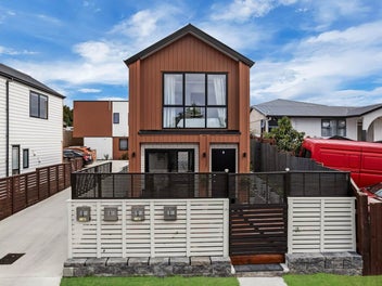 1/11 McLean Avenue, Papatoetoe, Auckland