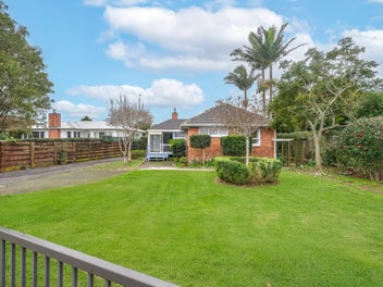 56 Botany Road, Botany Downs, Auckland
