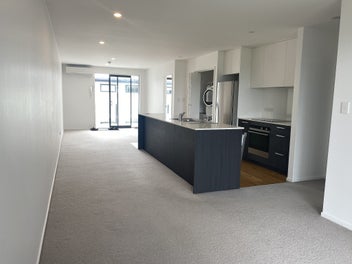 8 Thompson Park Road, Mount Wellington, Auckland