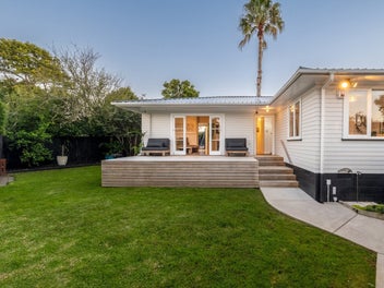 2/12 Pandora Place, Pakuranga, Auckland