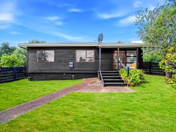 4/7 Vera Road, Te Atatu South, Auckland