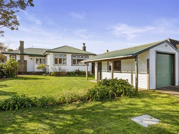 1D Kereru Bend, Tawa, Wellington