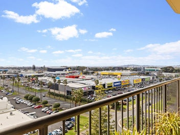 8A/18 Ronwood Avenue, Manukau, Auckland