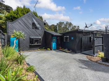 53 Foster Avenue, Huia, Auckland