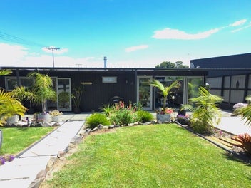 19 West Crescent, Te Puru, Thames