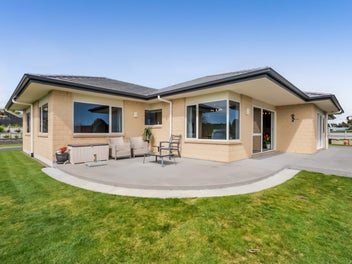 5 Vardon Way, Waiwhakaiho, New Plymouth