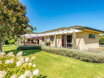 13 Norfolk Drive, Otamatea, Whanganui