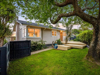 20 Tauhara Street, Green Bay, Auckland