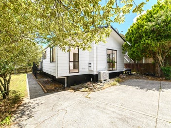 10 Frosses Place, Massey, Auckland