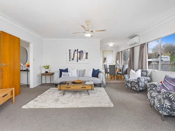 2/17 Doment Crescent, Orewa, Orewa