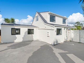 2/16 Moxham Grove, Massey, Auckland