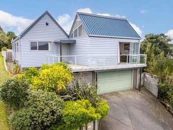 3 Lone Tree Grove, Kelson, Lower Hutt