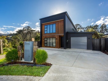 22 Rewarewa Way, Timberlea, Upper Hutt