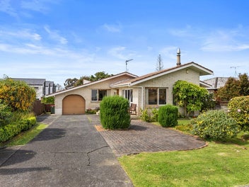 80 Botany Road, Botany Downs, Auckland