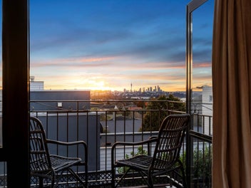 2/44 Fancourt Street, Meadowbank, Auckland