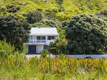 279 Mataikona Road, Mataikona, Tīnui