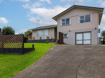 9 Waikaremoana Place, Pakuranga Heights, Auckland