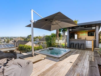 48 Carlisle Road, Browns Bay, Auckland