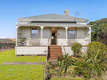 47 Binns Road, Karioitahi