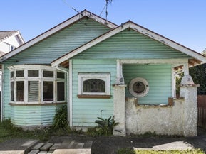 32 The Parade, Island Bay, Wellington