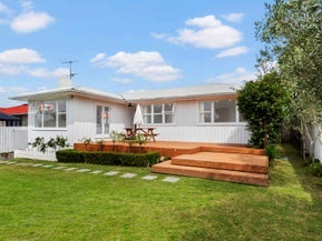 61 Glen Marine Parade, Glendene, Auckland