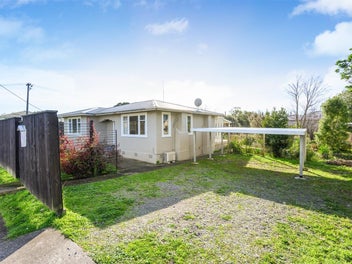 32 Follett Street, Marton