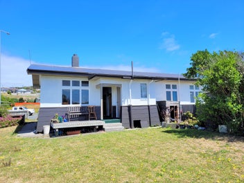 1 Blackwater Street, Bluff