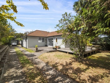 100 Hinemoa Avenue, Taupo