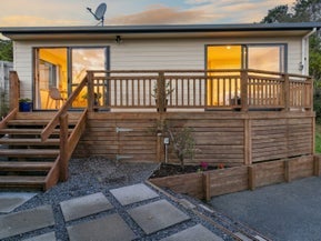2 Beazley Avenue, Paparangi, Wellington